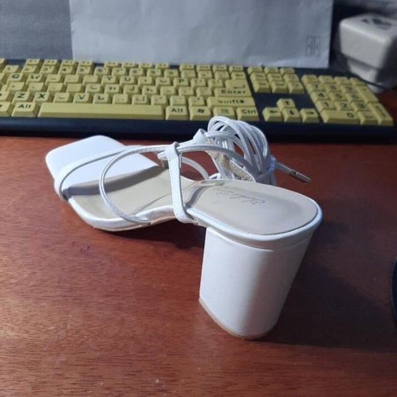 Elisabet Lang Lace Up Open Toe Block Heel White Sz8 Sandals PreLoved Good Condi. - Picture 2 of 6